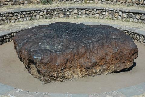 Фрагменты метеорита нашли под Окуловкой — ГЕОХИ РАН