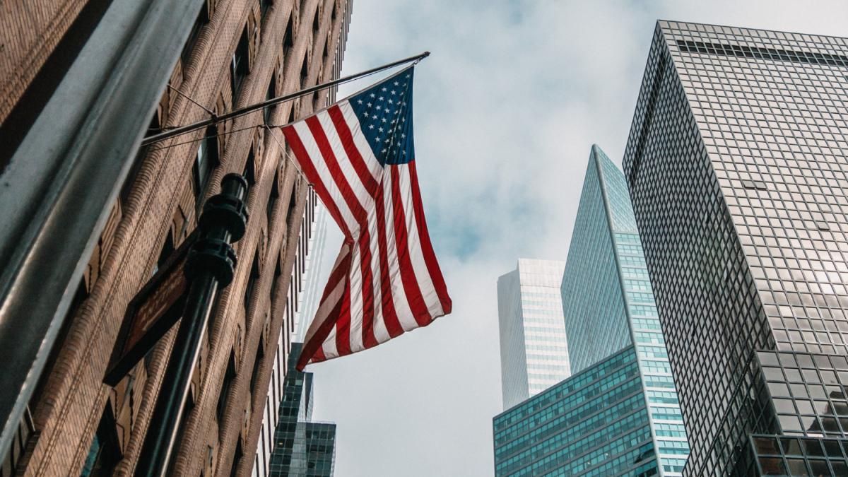 США США