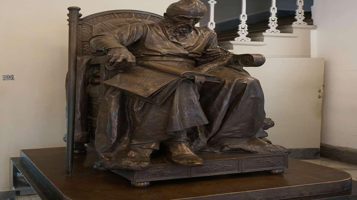 DSC03814 2024 Санкт-Петербург, Инженерная улица, 4, М. М. Антокольский "Иван Грозный" (1530-1584), бронза 1871 DSC03814 2024 Санкт-Петербург, Инженерная улица, 4, М. М. Антокольский "Иван Грозный" (1530-1584), бронза 1871