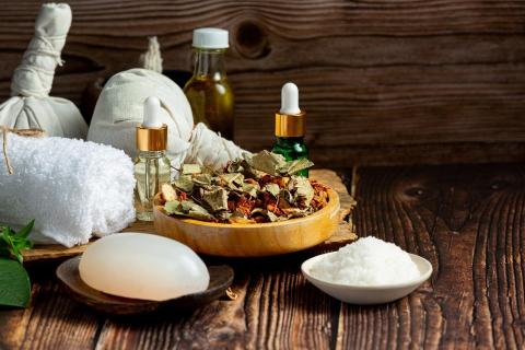 Ингаляции с кедровым маслом снимают мигрени — народная медицина