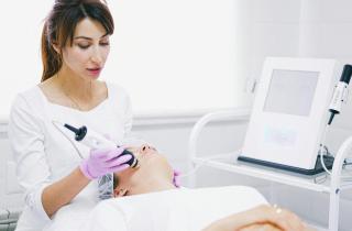 Аппаратные процедуры продлевают молодость кожи в холодный сезон