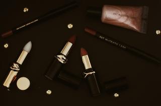 Покупки бюджетной косметики выросли в кризис — ритейлеры