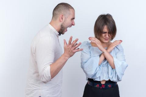 Подростки испытывают тревогу при постоянных конфликтах родителей — Мел