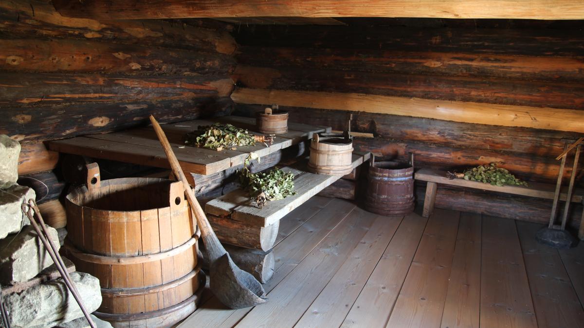 В бане из деревни Мижостров