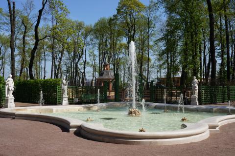 В Петербурге началось поэтапное закрытие фонтанов — администрация города