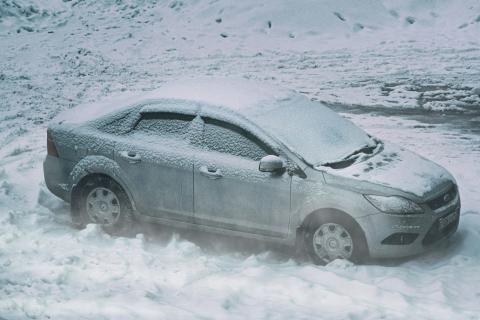 В Тюменской области открыли первые ледовые переправы для транспорта — МЧС