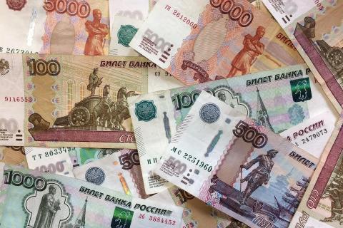 Рост средней зарплаты в России замедлился до 13,7% — Сбербанк