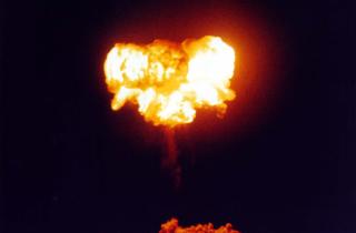 Города стоят — жители умирают: как спастись от самого бесчеловечного боеприпаса — способ есть