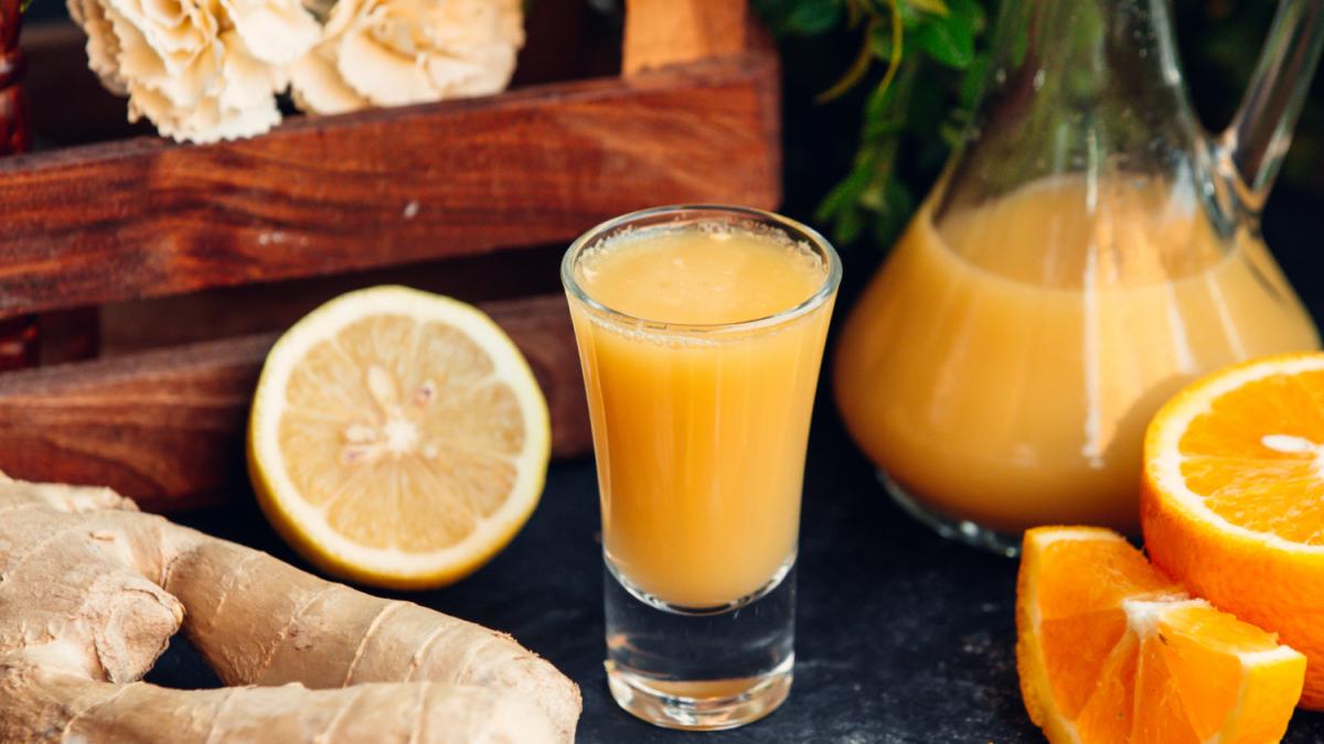 Имбирный шот с лимоном и куркумой