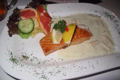 Добавил в рыбу ложку этого — и не поверила, как изменился вкус: теперь готовлю только так