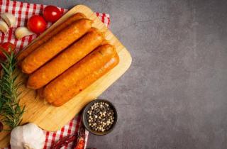 Шпинат смягчил вкус сосисок — технологи питания