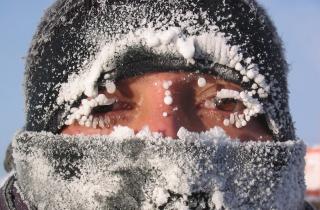 Шарф на лице спасает не только от холода: о чем зимой почти никто не думает