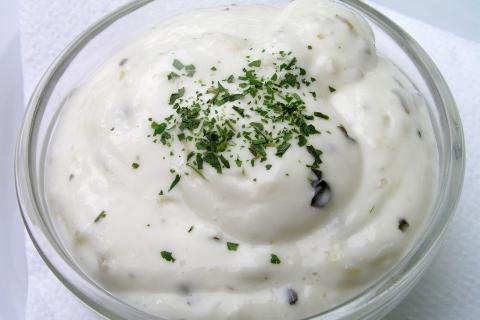 Рецепт холодного супа с черёмухой и йогуртом