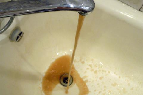 Эксперт рассказал, как действовать при непитьевой воде в квартире в Архангельске — MSK1.RU