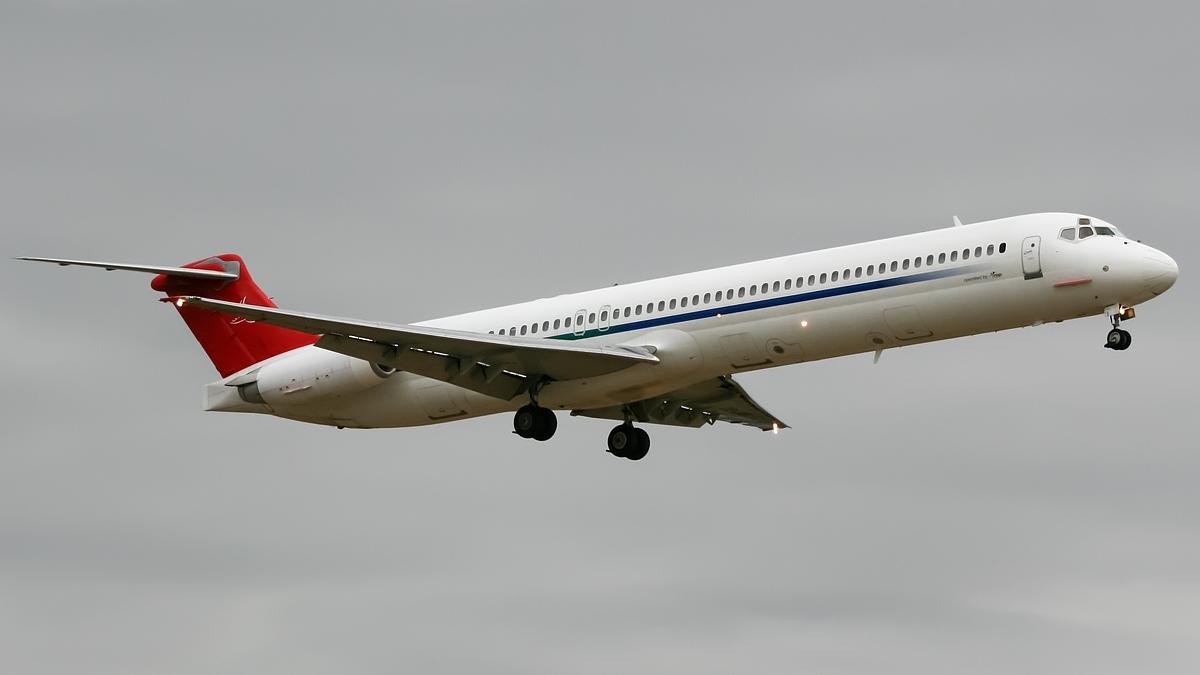самолёт McDonnell Douglas MD-83