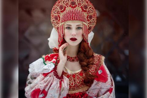 Кокошник на голове, янтарь на шее: что скрывали украшения русских женщин