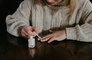 Устали обновлять покрытие? Секрет стойкого маникюра, о котором молчат салоны