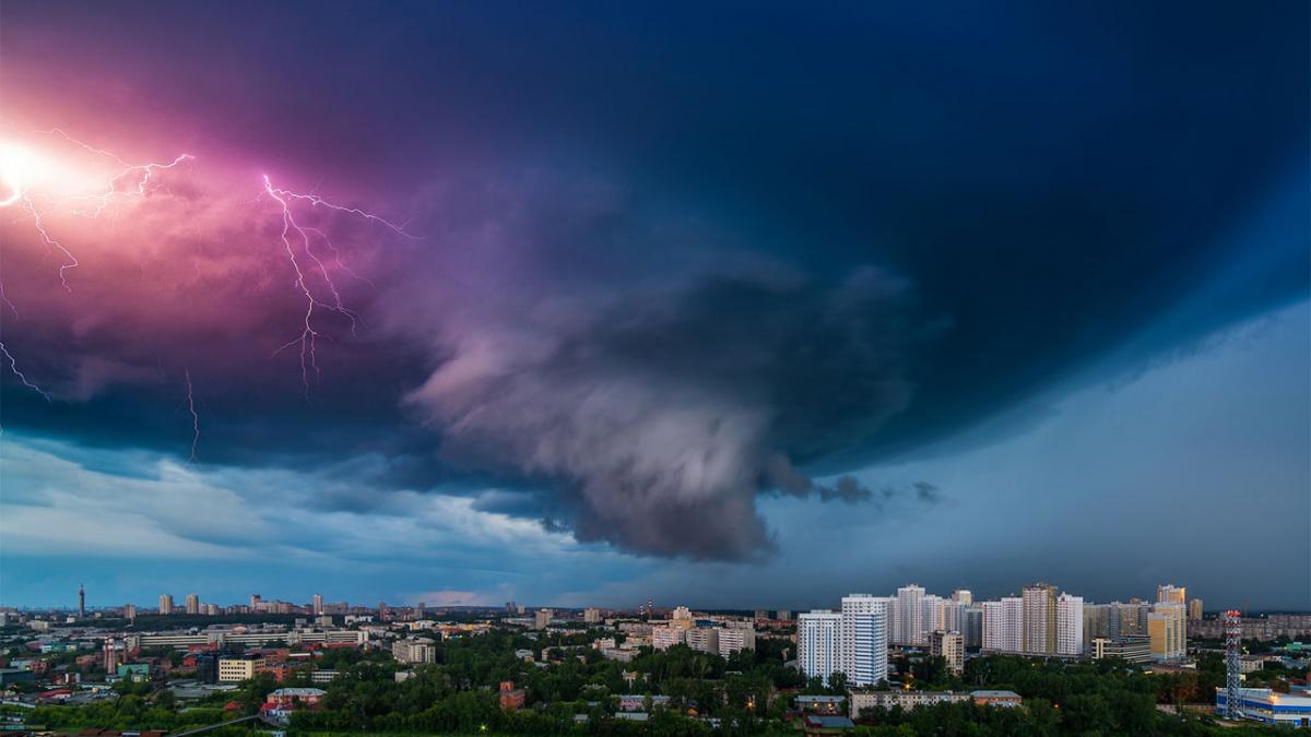 Грозовой ворот над Екатеринбургом Грозовой ворот над Екатеринбургом
