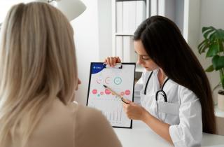 Гормональный вес может уйти, но медленно: лечение начинается не с диеты