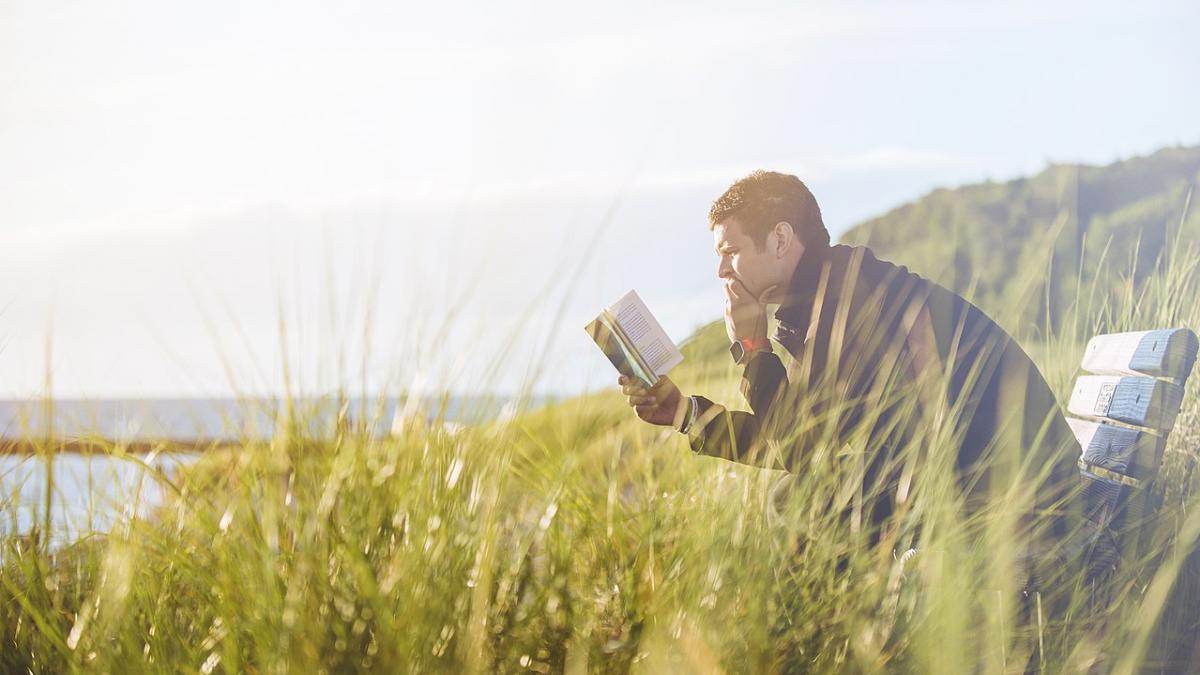 Мужчина с книгой Мужчина с книгой