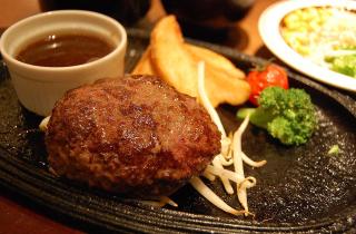 Добавила эту крупу в фарш — не поверила глазам, когда попробовала: вкус, будто из детства