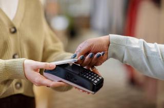 Рост блокировок счетов и банковских карт зафиксировал Банк России