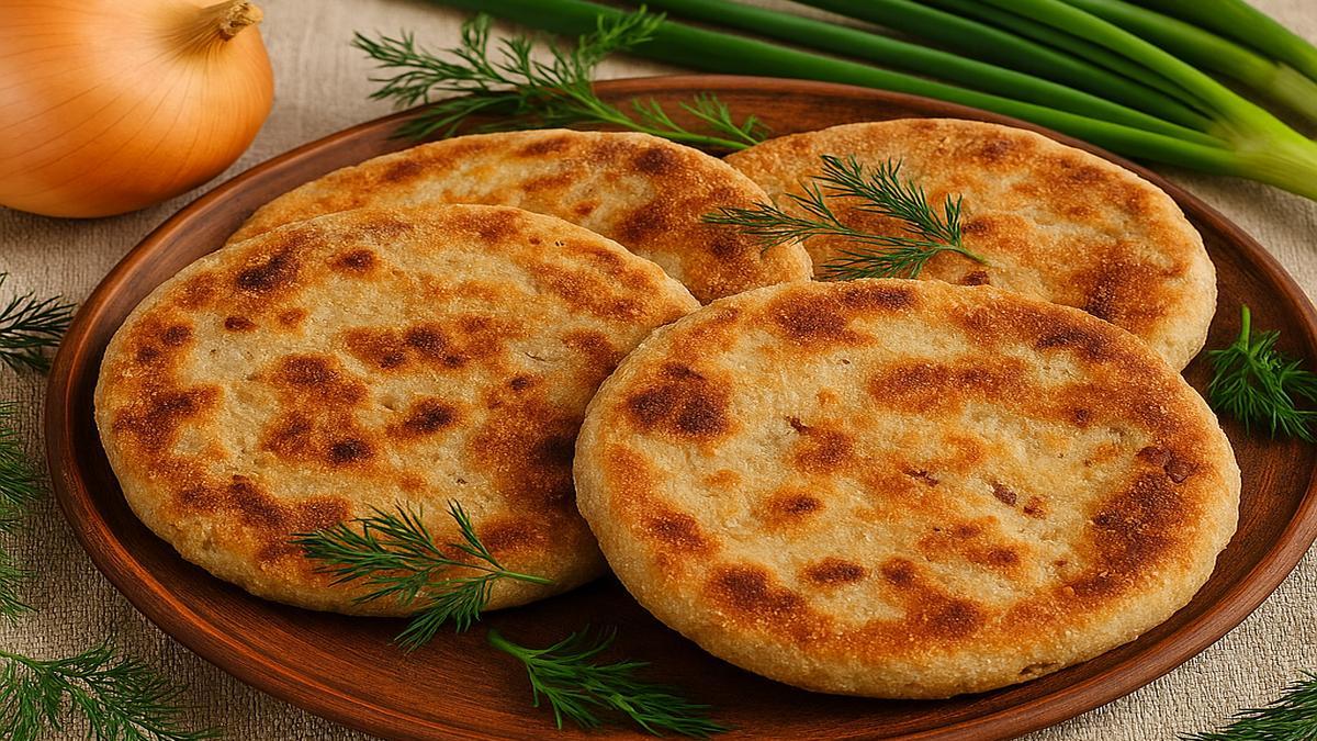 Лепёшки из ячменной муки с луком Лепёшки из ячменной муки с луком