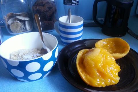 Добавила ложку этого масла — и простая крупа превратилась в идеальное лакомство на завтрак