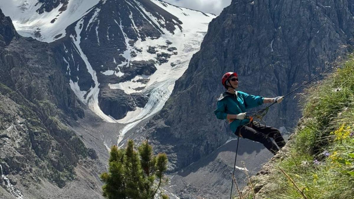 альпинист_алтайская вершина Актру
