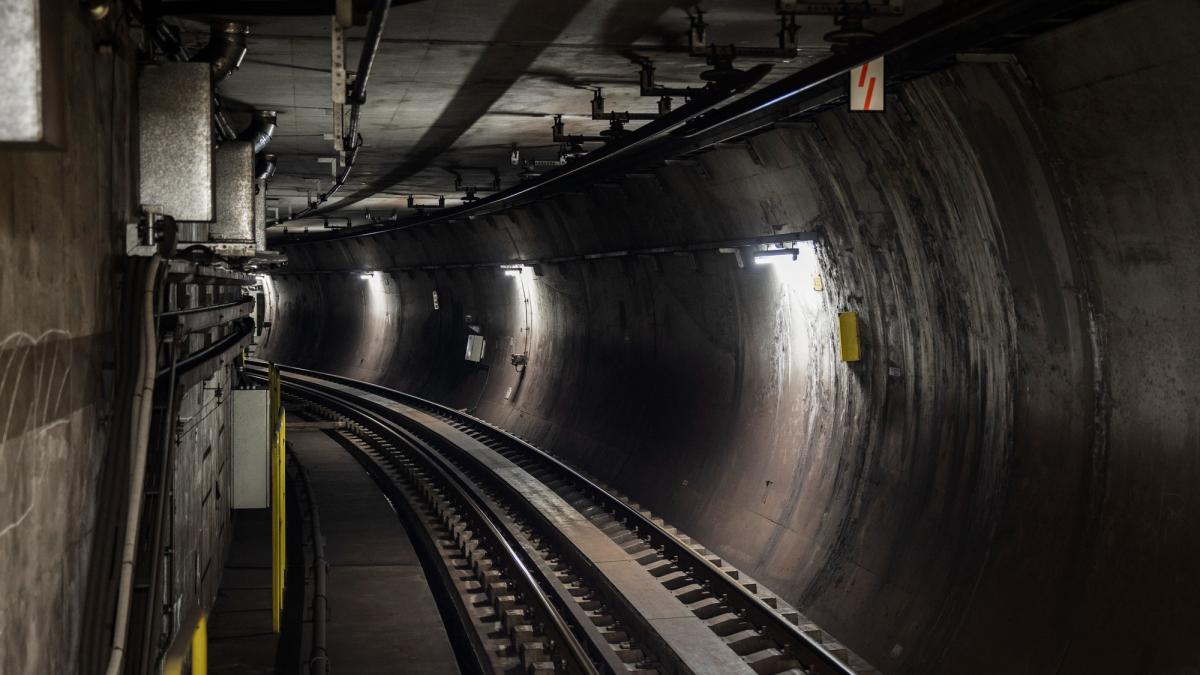 Рельсы метро Рельсы метро