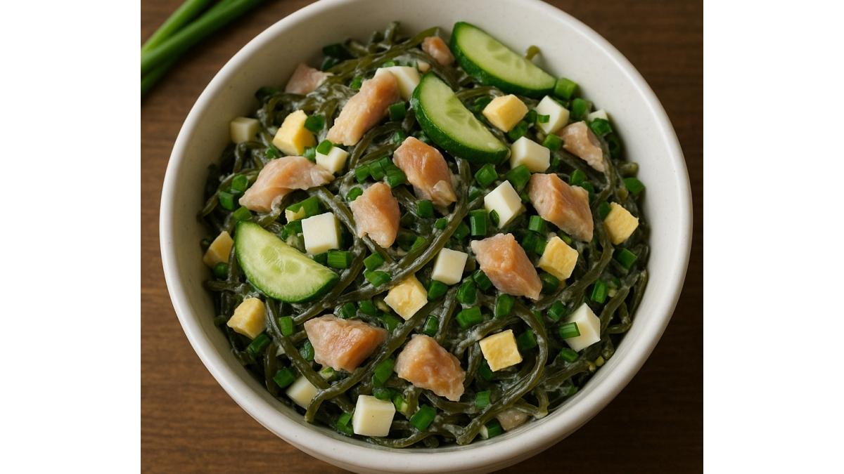 Салат с морской капустой и копчёной рыбой по-чукотски Салат с морской капустой и копчёной рыбой по-чукотски