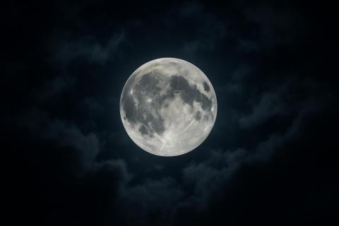 Морис Шателен: лунные миссии откладываются, так как на Луну летать запрещено