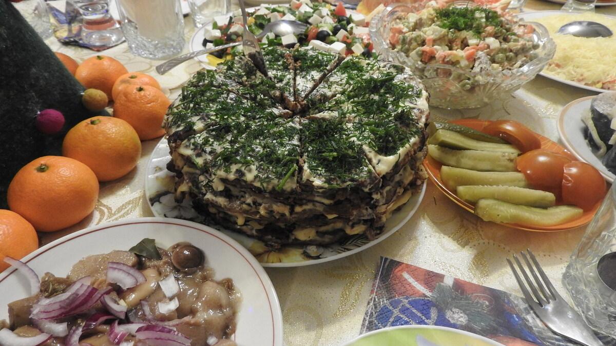 Праздничный стол Праздничный стол