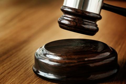 Житель Сегежского округа ездил с фальшивыми правами два года, теперь ограничен в свободе на пять месяцев