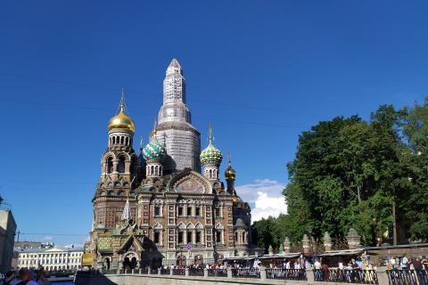 Храм Спаса на Крови в Петербурге, построенный на месте гибели Александра II, стал оберегом города