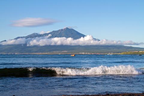Туристический сбор с весны 2026 года ввели на Курилах депутаты округа