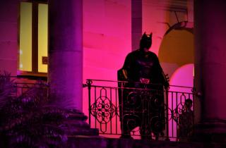 Жена подала на развод из-за фанатизма мужа по Бэтмену — Lovin Amman