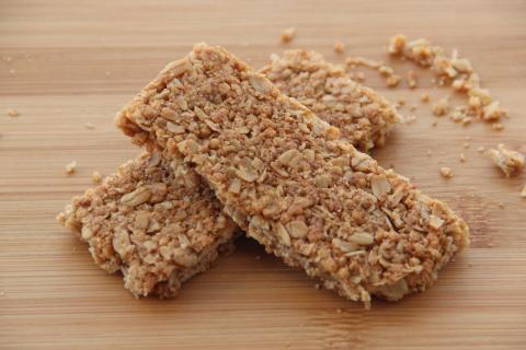 Магазинные батончики больше не нужны — эти делают дома за 15 минут