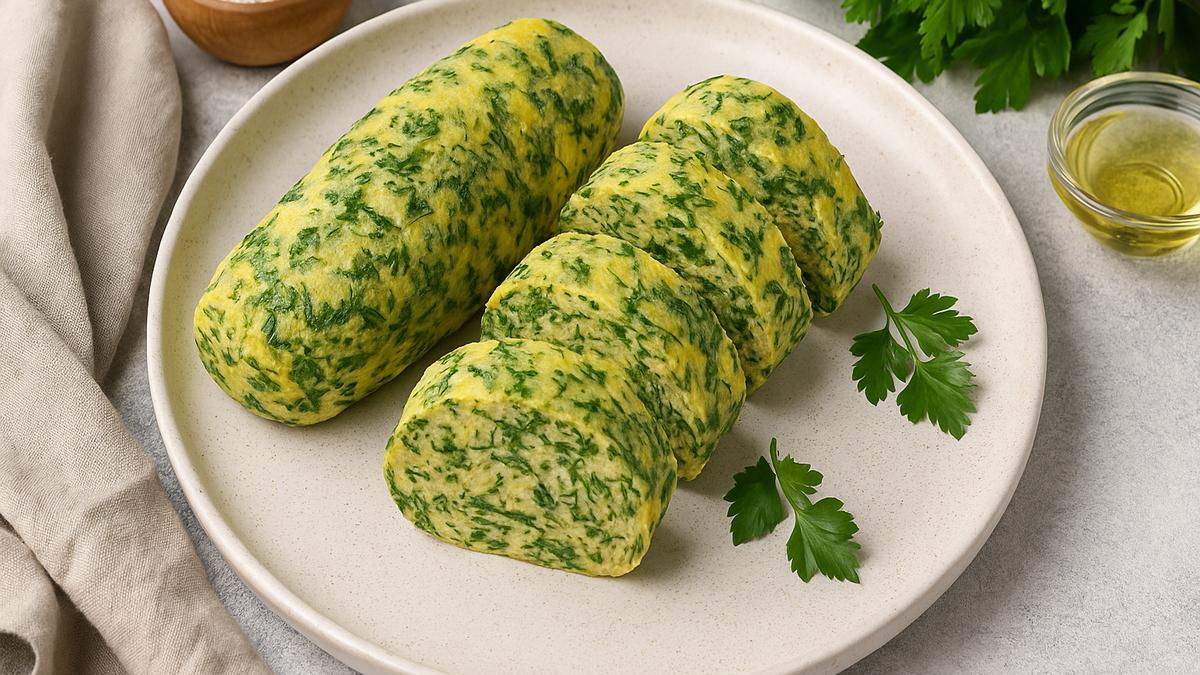 Яичный рулет с зеленью и толокном Яичный рулет с зеленью и толокном