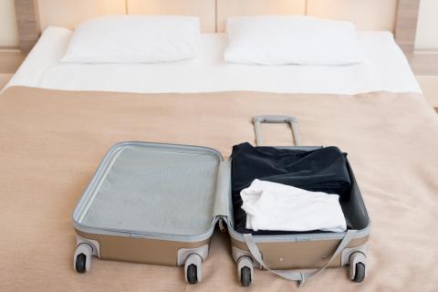 Разбитые флаконы и мятая одежда: вот ошибки, которые портят отпуск ещё до вылета