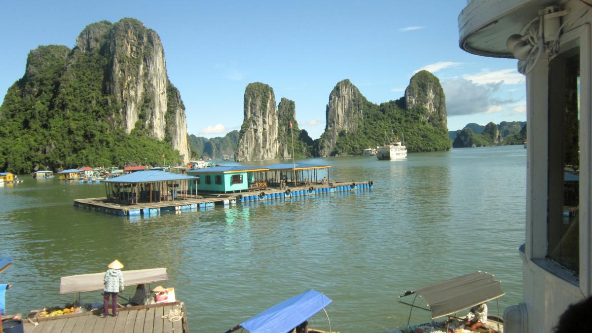 Бухта Халонг, Вьетнам