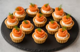 Белок, омега-3 и лёгкость в одном укусе — правильная закуска для любого сезона