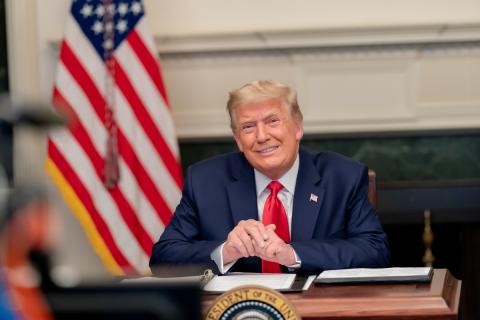 Биткоин просел на фоне угроз Трампа: что ждёт крипторынок?