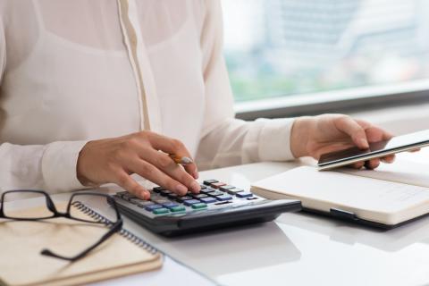 7 финансовых привычек, которые мешают копить деньги — рекомендации от экспертов