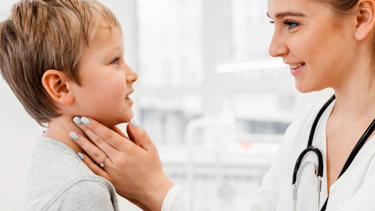 ребенок на медосмотре
