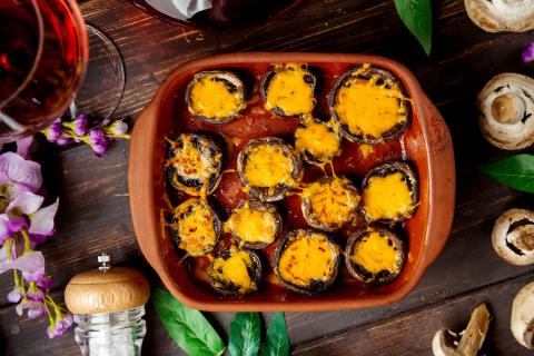 Короткая запеканка при 180 °C сохранила сочность грибов в закуске — кулинары