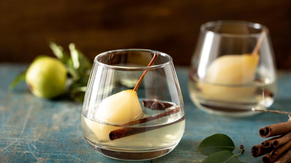 Шот из груши, имбиря и перца