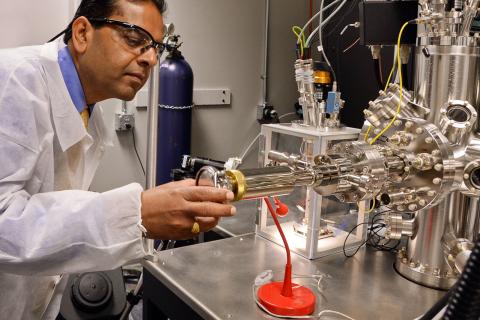 Тонкий полимер отбуксировал авто 2,1 тонны сообщили учёные Чжэцзянского университета