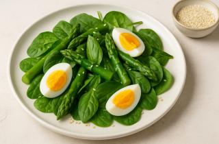 Весна началась не в календаре, а в тарелке: салат, который пробуждает вкус жизни