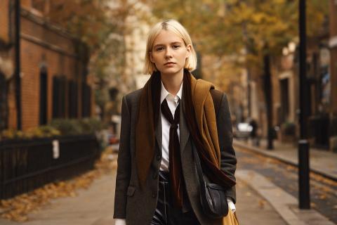 Vogue Scandinavia назвал эклектический минимализм главным трендом осени 2025 года